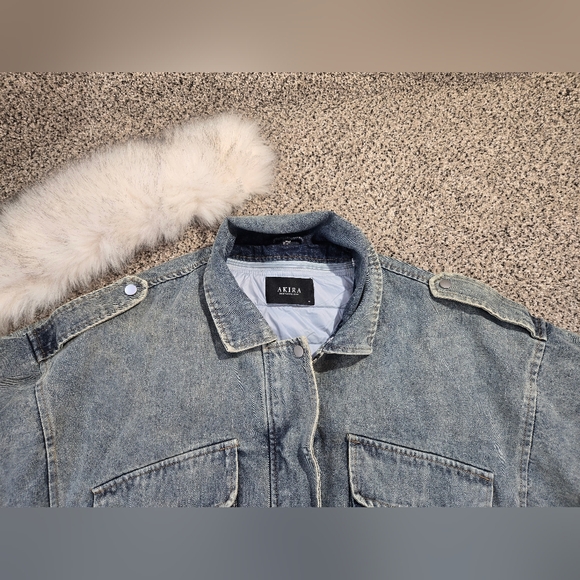 AKIRA Coat Blue Denim Jacket with White Faux Fur Removable Lining Oversized NWOT - Picture 4 of 15